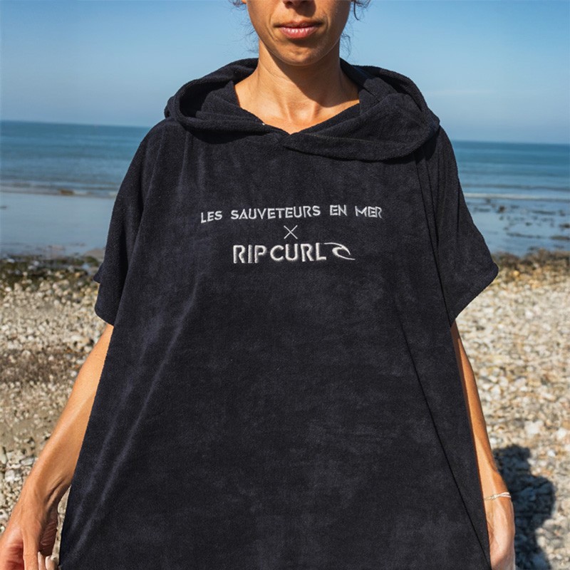 Poncho à capuche Rip Curl X Les Sauveteurs en Mer Poncho à capuche Rip Curl X Les Sauveteurs en Mer