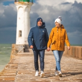 Notre nouvelle collection automne/hiver vient de débarquer sur le site de la boutique !

Blouson de fin d’automne ou parka prête à affronter un hiver rigoureux, vous trouverez votre bonheur dans notre collection 🧥

Commandez directement sur notre boutique en ligne ! Rendez-vous en bio 👆

Soutenez les Sauveteurs en Mer en achetant solidaire !

Crédits photos : @vincentrustuelartiste 📷

#lessauveteursenmer #snsm #achatsolidaire #boutiquesnsm #sauveteur #association #boutiqueenligne